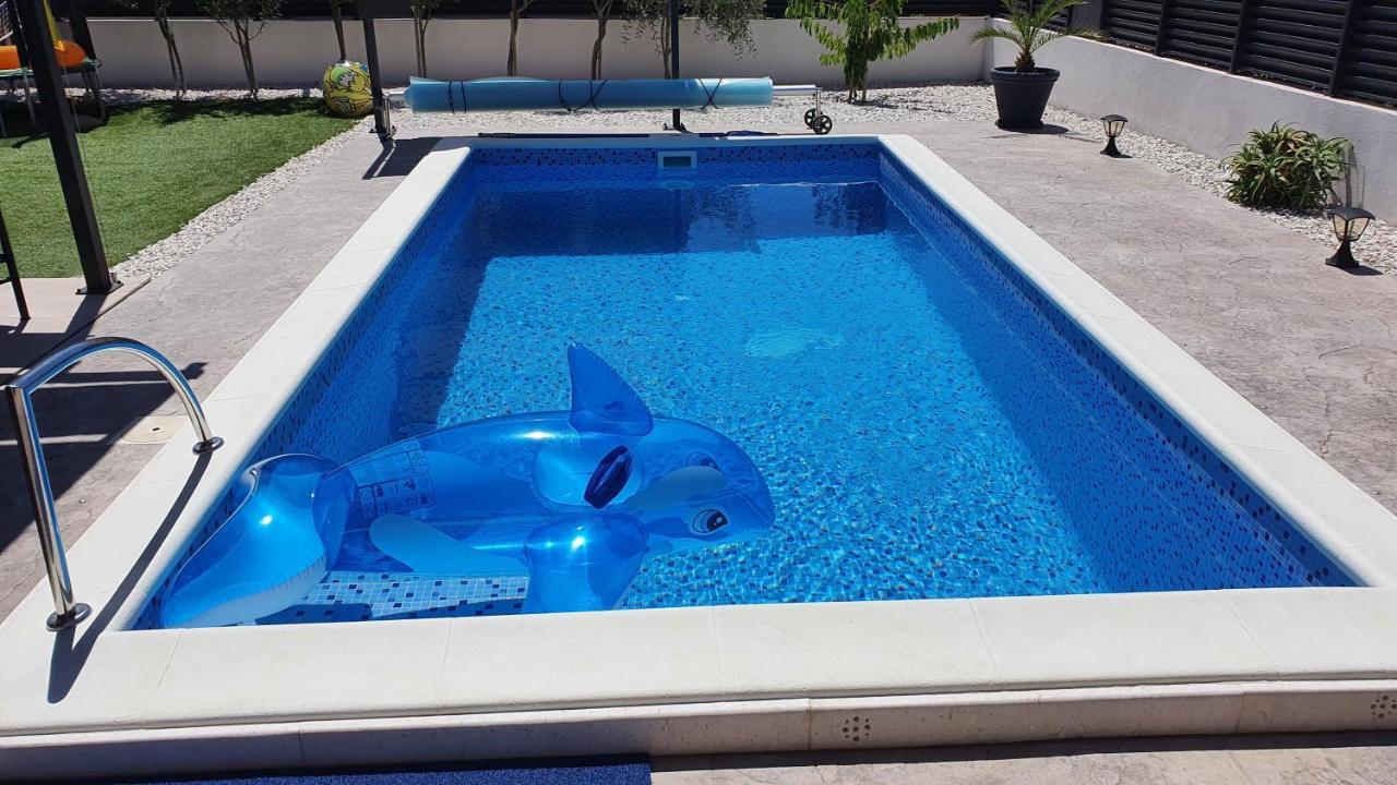 Villa Fides With Private Pool, Garden And Sea View Kaštel Novi Zewnętrze zdjęcie