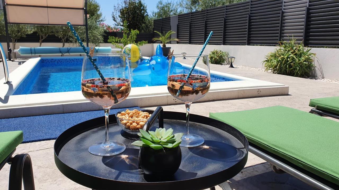 Villa Fides With Private Pool, Garden And Sea View Kaštel Novi Zewnętrze zdjęcie