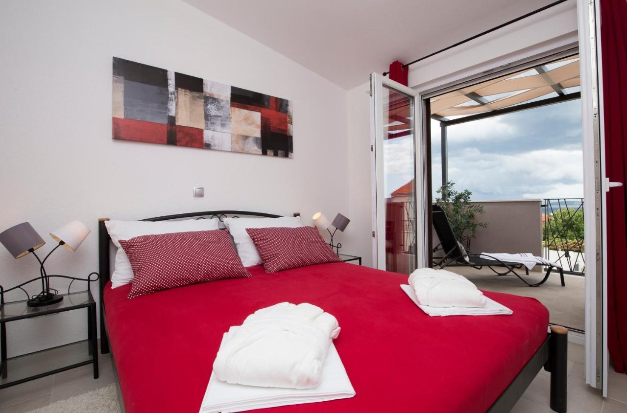 Villa Fides With Private Pool, Garden And Sea View Kaštel Novi Zewnętrze zdjęcie