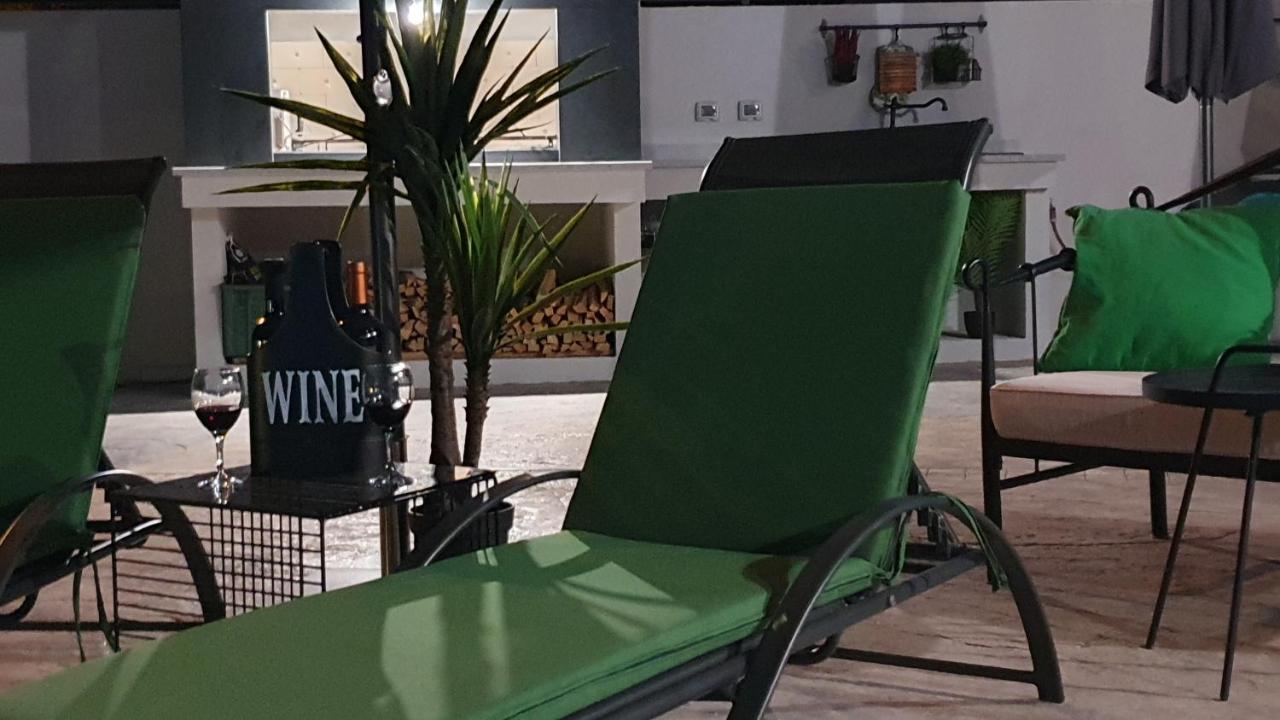 Villa Fides With Private Pool, Garden And Sea View Kaštel Novi Zewnętrze zdjęcie