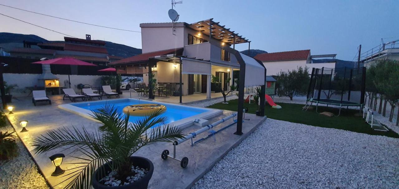 Villa Fides With Private Pool, Garden And Sea View Kaštel Novi Zewnętrze zdjęcie